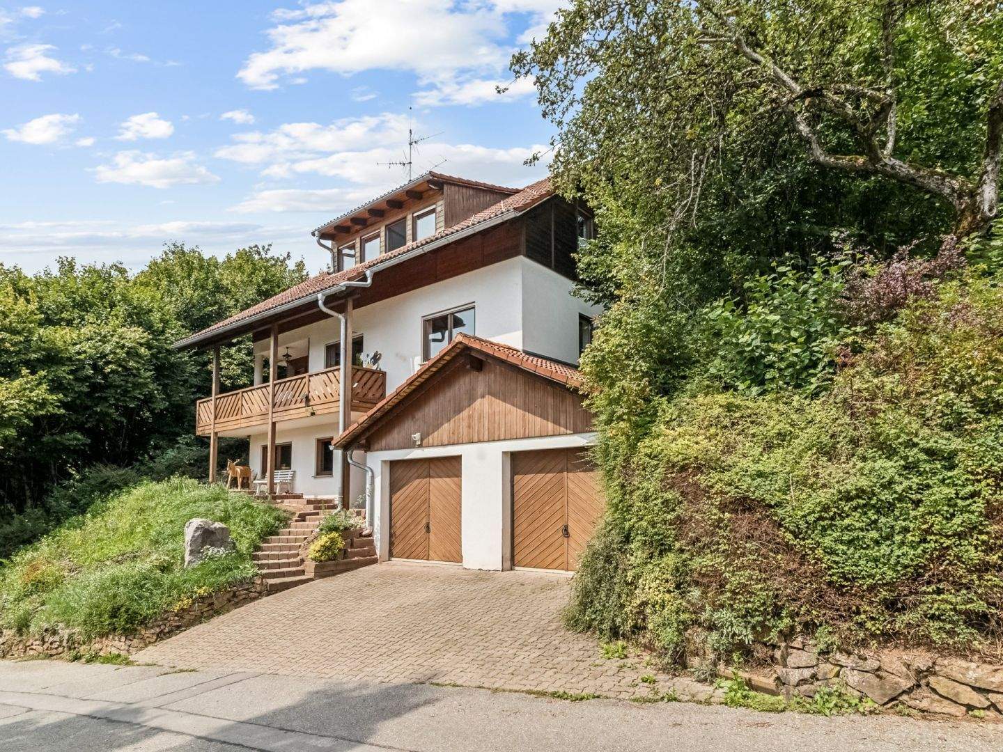 Immobilie in Weilheim - Stilvolles Einfamilienhaus in Weilheim - Ruhe, Eleganz und Lebensqualität vereint - Bild 1