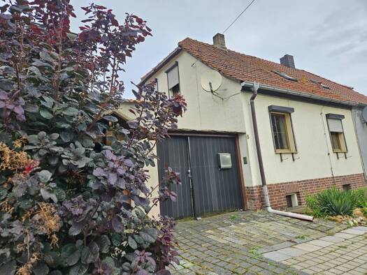 Einfamilienhaus zum Kauf provisionsfrei 29.500 € 4 Zimmer 75 m² 259 m² Grundstück Lutherstadt Eisleben 06295