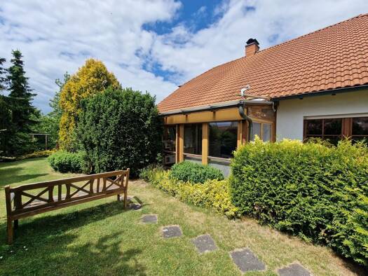 Einfamilienhaus zum Kauf 349.000 € 7 Zimmer 165 m² 988 m² Grundstück Hof 95028