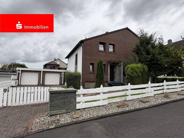 Einfamilienhaus zum Kauf 198.000 € 6 Zimmer 144,6 m² 679 m² Grundstück frei ab sofort Niedervorschütz Felsberg 34587