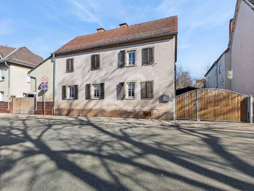 Einfamilienhaus zum Kauf 299.000 € 6 Zimmer 260 m² Grundstück Klein-Karben Karben / Klein-Karben 61184