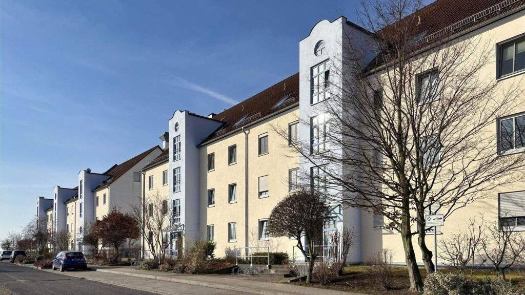 Wohnung zum Kauf 130.000 € 3 Zimmer 80,3 m² 3. Geschoss Sperberstraße 2 Dölzig Schkeuditz 04435