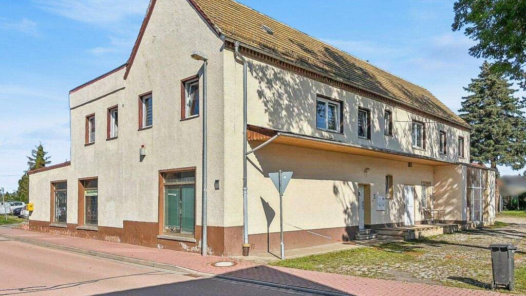 Mehrfamilienhaus zum Kauf 154.941 € 8 Zimmer 218 m² 1.499 m² Grundstück Roßbach Braunsbedra 06242