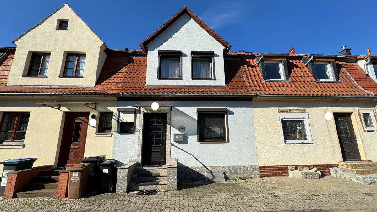 Reihenmittelhaus zum Kauf 175.000 € 4 Zimmer 85 m²<br/>Wohnfläche 155 m²<br/>Grundstück Am Wasserturm / Thaerviertel Halle 06114