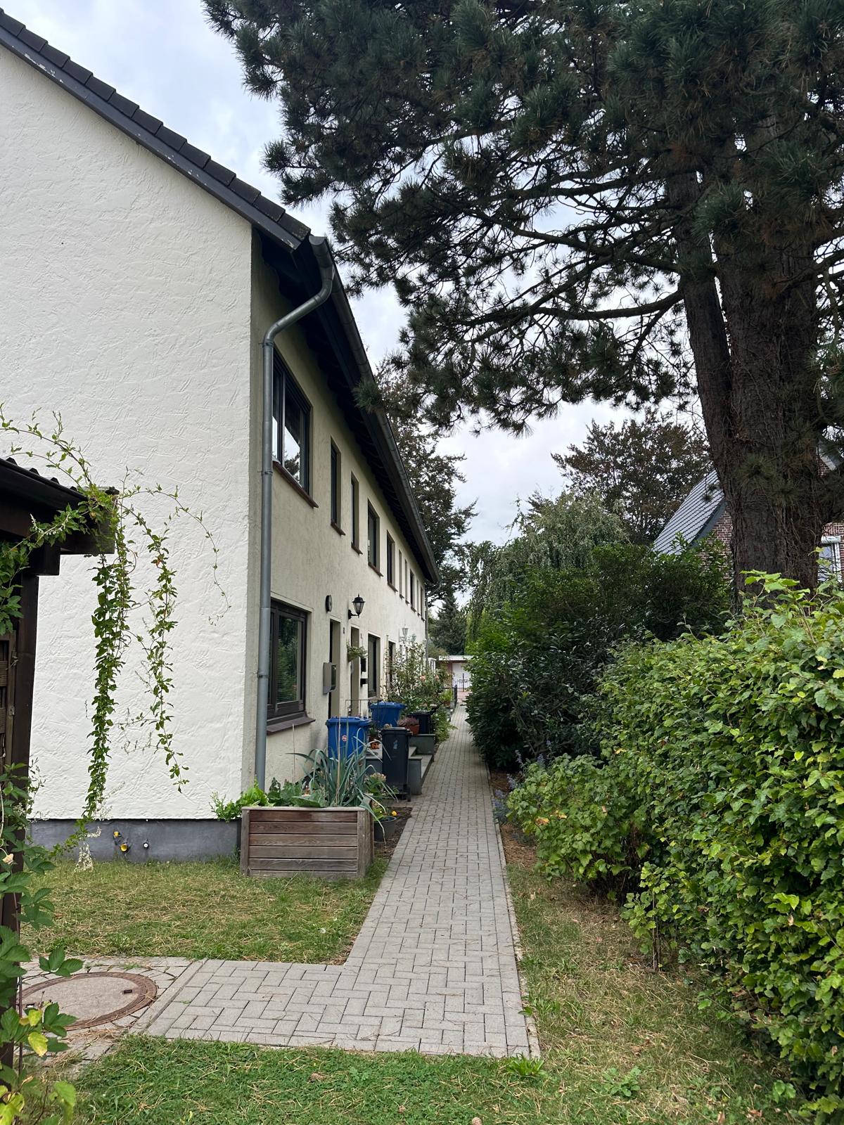 Reihenmittelhaus zur Miete 1.200 € 4,5 Zimmer 95 m²<br/>Wohnfläche 110 m²<br/>Grundstück ab sofort<br/>Verfügbarkeit Buchholz Buchholz in der Nordheide 21244