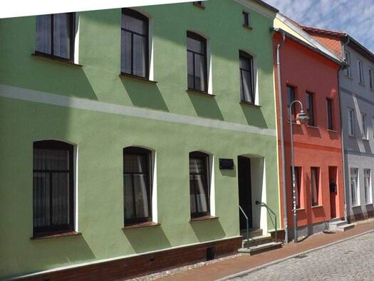 Stadthaus zum Kauf 252.400 € 7 Zimmer 178 m² 230 m² Grundstück Schwaan 18258