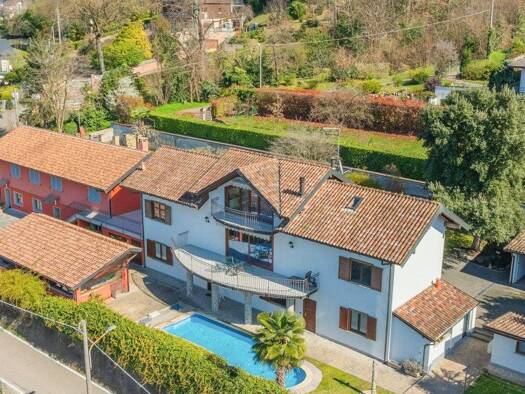 Haus zum Kauf 2.500.000 € 220 m² 2.500 m² Grundstück Ranco 21020