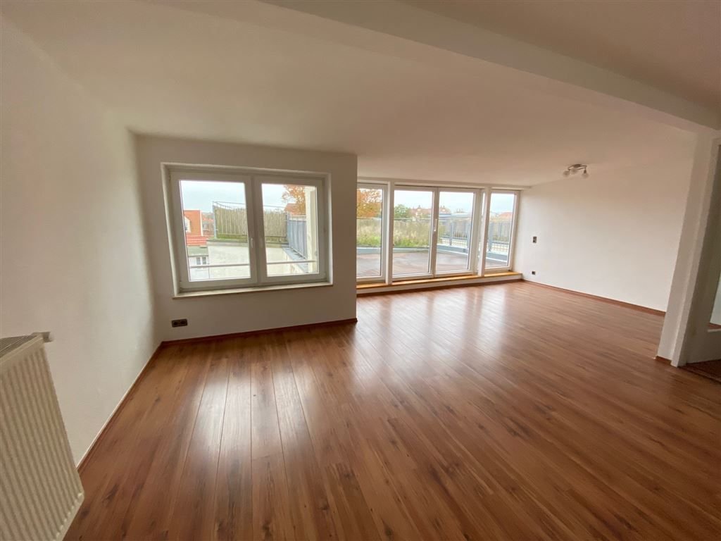 Wohnung zur Miete 890 € 3 Zimmer 130 m²<br/>Wohnfläche 3.<br/>Geschoss 01.12.2024<br/>Verfügbarkeit Hageböcker Straße 4 Altstadt Güstrow 18273