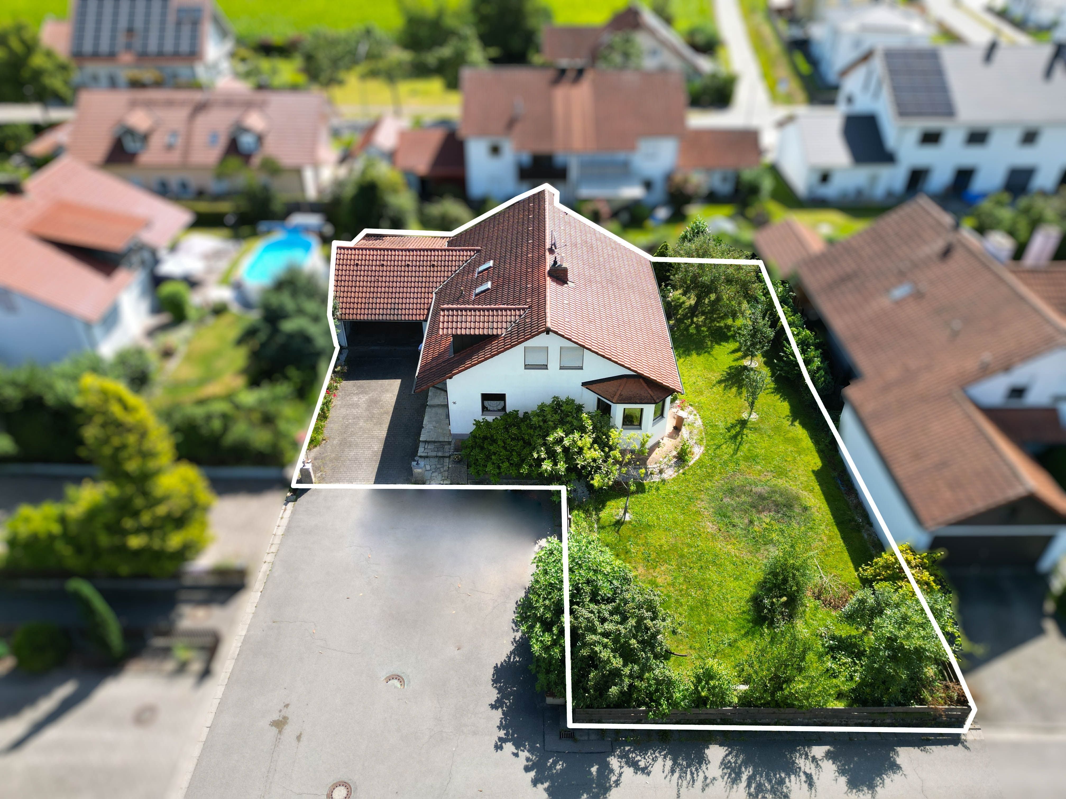 Einfamilienhaus zum Kauf 439.000 € 6 Zimmer 156,4 m²<br/>Wohnfläche 717 m²<br/>Grundstück ab sofort<br/>Verfügbarkeit Parkstetten Parkstetten 94365