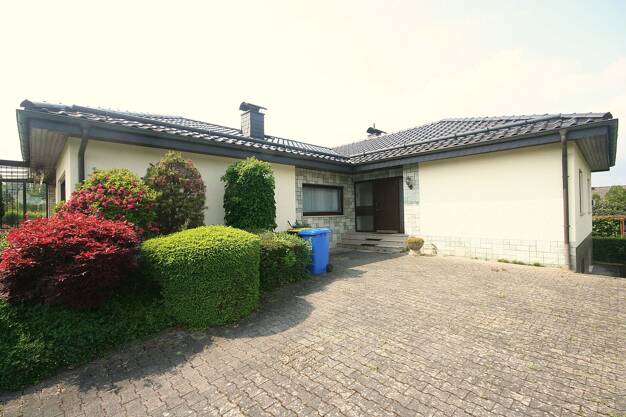 Einfamilienhaus zum Kauf 380.000 € 7 Zimmer 160 m² 1.610 m² Grundstück Kölschhausen Ehringshausen/Kölschausen 35630