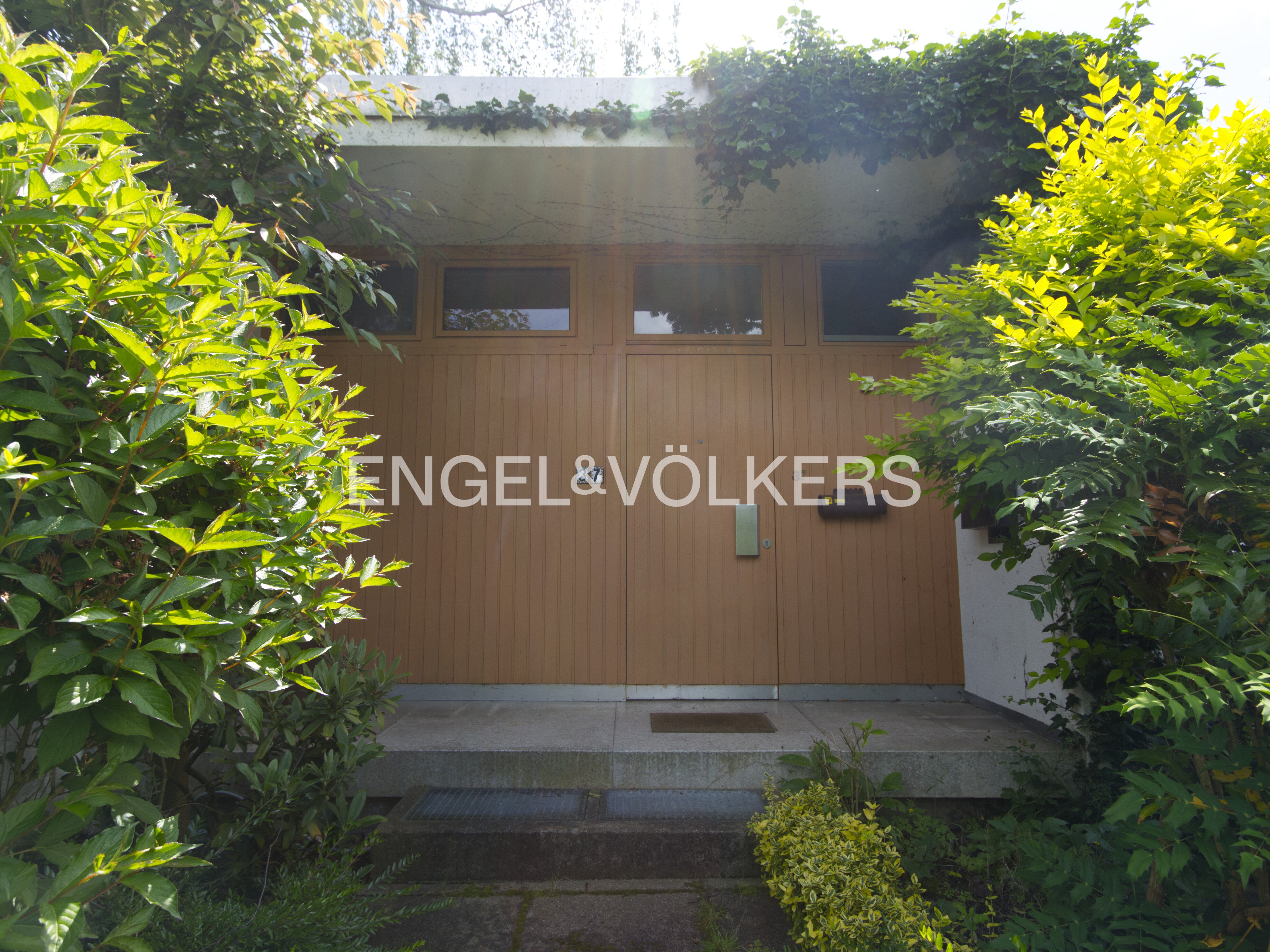 Bungalow zum Kauf 690.000 € 6 Zimmer 155 m²<br/>Wohnfläche 424 m²<br/>Grundstück Ganghofersiedlung - Prüll Regensburg 93051