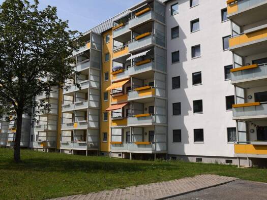 Wohnung zur Miete 664 € 3 Zimmer 80,9 m² frei ab sofort Rosa-Luxemburg-Straße 23 Pößneck,Stadt Pößneck 07381