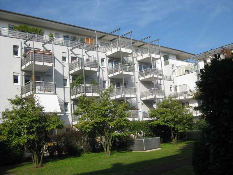 Wohnung zur Miete 700 € 4 Zimmer 126 m²<br/>Wohnfläche ab sofort<br/>Verfügbarkeit Treburer Niederrad Frankfurt am Main 60528