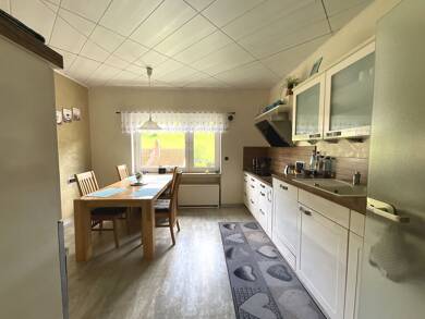 Einfamilienhaus zum Kauf 395.000 € 9 Zimmer 225 m² 706 m² Grundstück Beiershausen Bad Hersfeld Beiershausen 36251