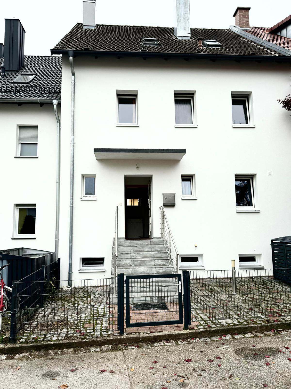 Reihenmittelhaus zur Miete 1.500 € 7 Zimmer 180 m²<br/>Wohnfläche 250 m²<br/>Grundstück ab sofort<br/>Verfügbarkeit Neuendettelsau Neuendettelsau 91564