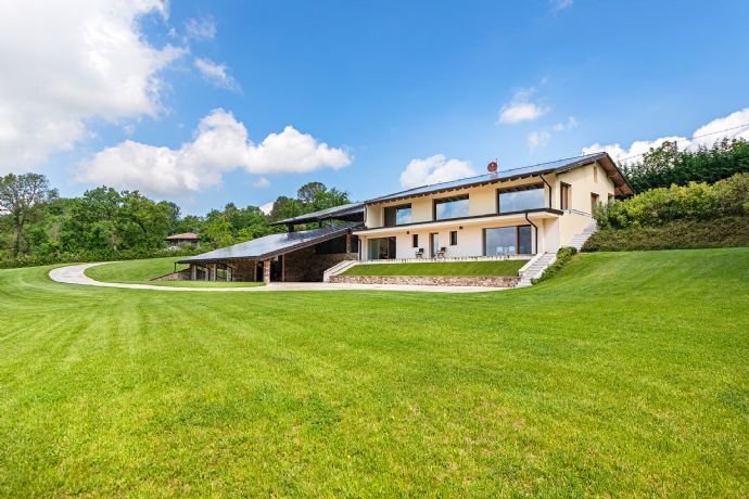 Villa zum Kauf 1.900.000 € 8 Zimmer 566 m²<br/>Wohnfläche 2.000 m²<br/>Grundstück ab sofort<br/>Verfügbarkeit Via dei Colli Soiano del Lago