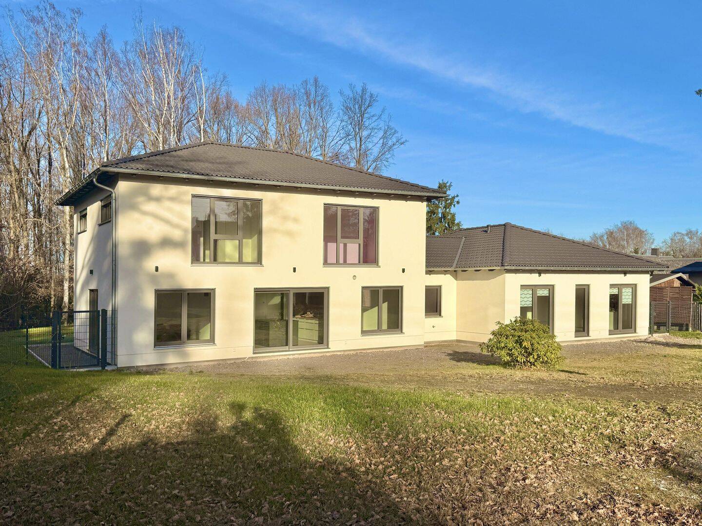 Villa zum Kauf - Ansicht 2