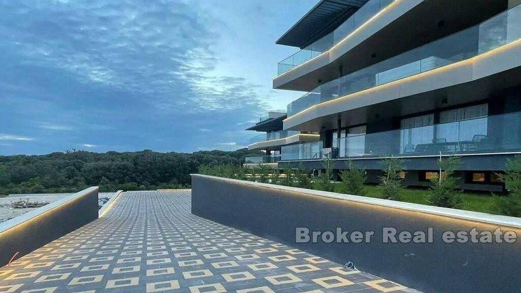 Haus zum Kauf 2.000.000 € 12 Zimmer 410 m² Zadar