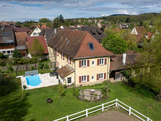 Haus zum Kauf 2.280.000 € 22 Zimmer 554,5 m² 5.009 m² Grundstück Hertingen Bad Bellingen / Hertingen 79415