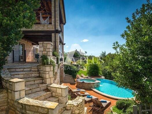 Einfamilienhaus zum Kauf - Erstbezug 1.400.000 € 3 Zimmer 306 m² 1.350 m² Grundstück Poreč 52440