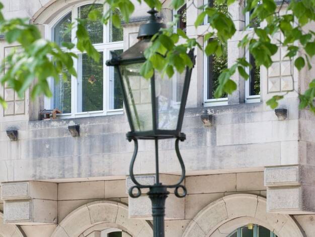 Wohnung zur Miete 1.450 € 3 Zimmer 94,3 m² 1. Geschoss frei ab 01.09.2026 Thomas-Müntzer-Platz 2 Johannstadt-Nord Dresden 01307