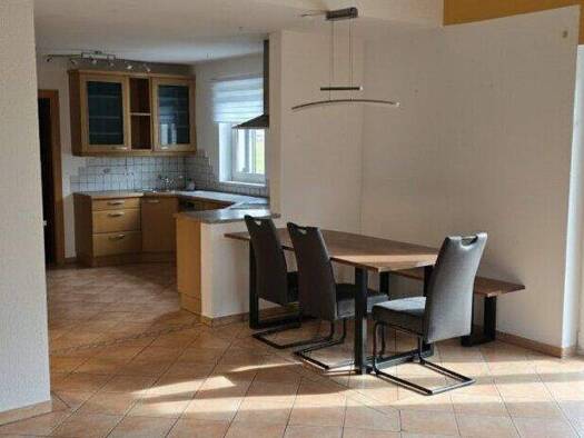 Haus zur Miete 1.200 € 129 m² 1.358 m² Grundstück Höhnhart 5251