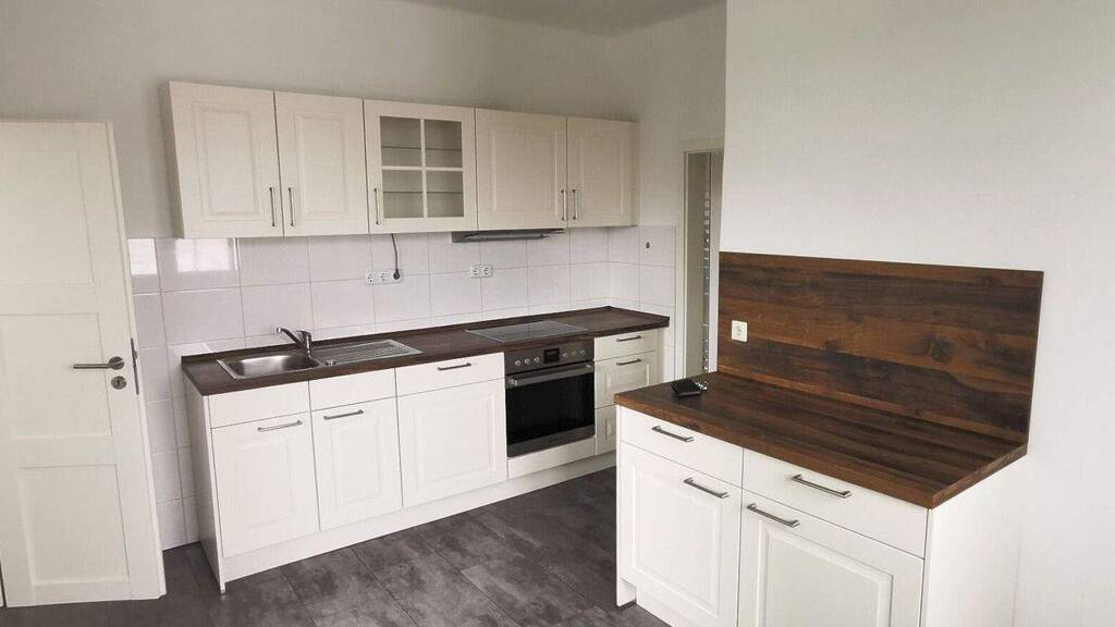 Wohnung zur Miete 450 € 3,5 Zimmer 75 m² 1. Geschoss frei ab 01.06.2026 Weißenfelser Str. 73 Zeitz 06712