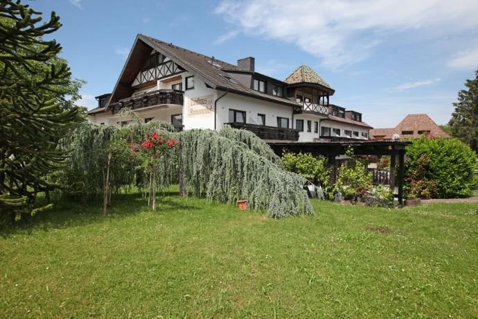 Hotel zum Kauf 4.200.000 € 66 Zimmer 4.812 m²<br/>Grundstück Mengen Schallstadt 79227