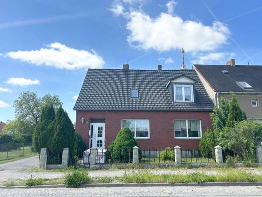 Einfamilienhaus zum Kauf 179.000 € 5 Zimmer 150 m² 806 m² Grundstück Hamburger Straße 55 Perleberg 19348