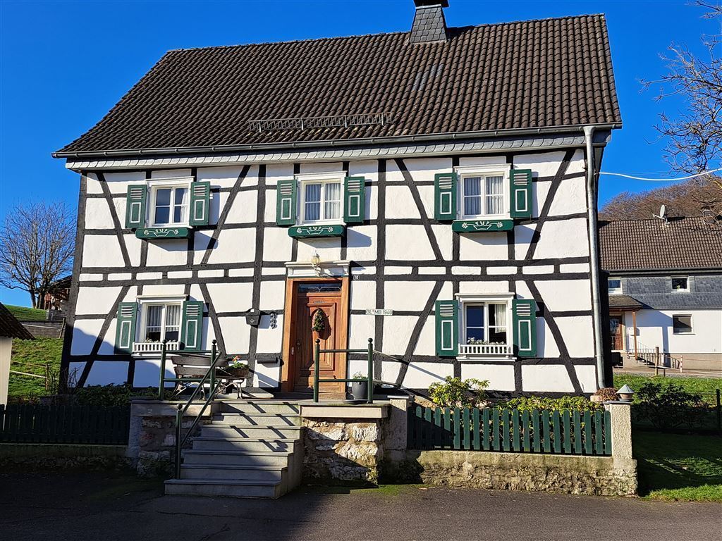 Bauernhaus zum Kauf 699.000 € 6 Zimmer 138 m²<br/>Wohnfläche 2.756 m²<br/>Grundstück Dürscheid Kürten 51515