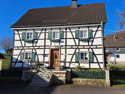 Bauernhaus zum Kauf 649.000 € 6 Zimmer 138 m² 2.756 m² Grundstück frei ab sofort Dürscheid Kürten 51515