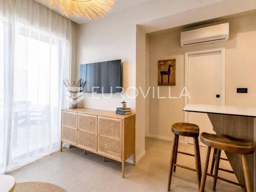 Wohnung zur Miete 950 € 2 Zimmer 67 m² 1. Geschoss Podstrana Podstrana 21311