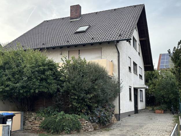 Mehrfamilienhaus zum Kauf 410.000 € 12 Zimmer 310 m² 542 m² Grundstück frei ab sofort Gochsheim Gochsheim 97469
