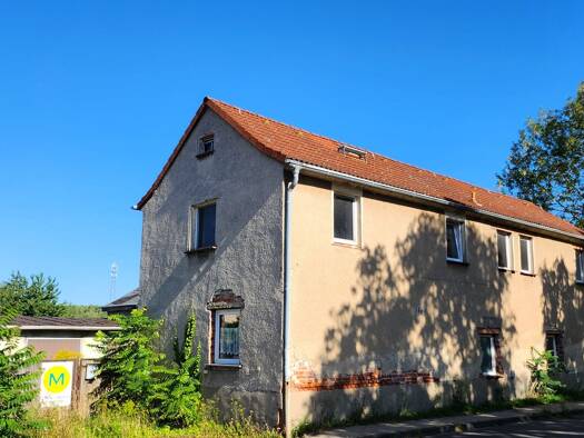 Bauernhaus zum Kauf 134.000 € 5 Zimmer 129 m² 1.691 m² Grundstück frei ab sofort Bornaer Straße 1 Neukieritzsch 04575