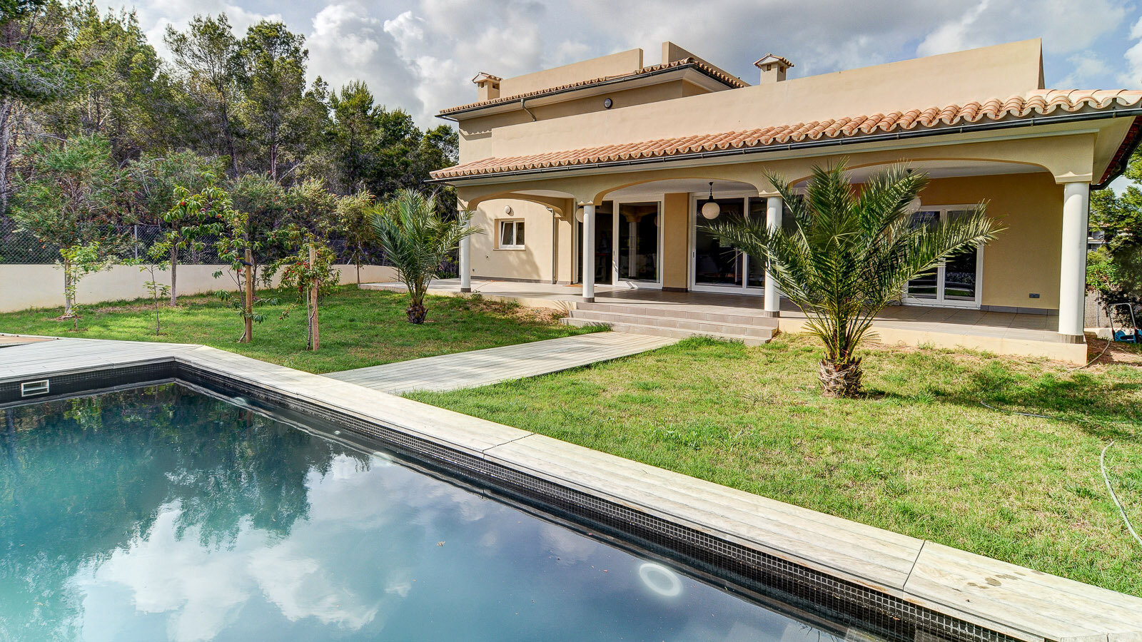 Villa zum Kauf 2.600.000 € 4 Zimmer 364 m²<br/>Wohnfläche 1.224 m²<br/>Grundstück Sol de Mallorca 07181