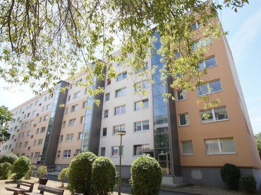 Wohnung zur Miete 245 € 1 Zimmer 32,9 m² 2. Geschoss frei ab sofort Julius-Fucik-Straße 11 Pößneck,Stadt Pößneck 07381