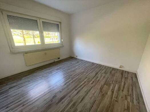 Wohnung zur Miete 338 € 3 Zimmer 61,5 m² EG frei ab sofort Elsterberger Straße 11 Lusan Gera 07549