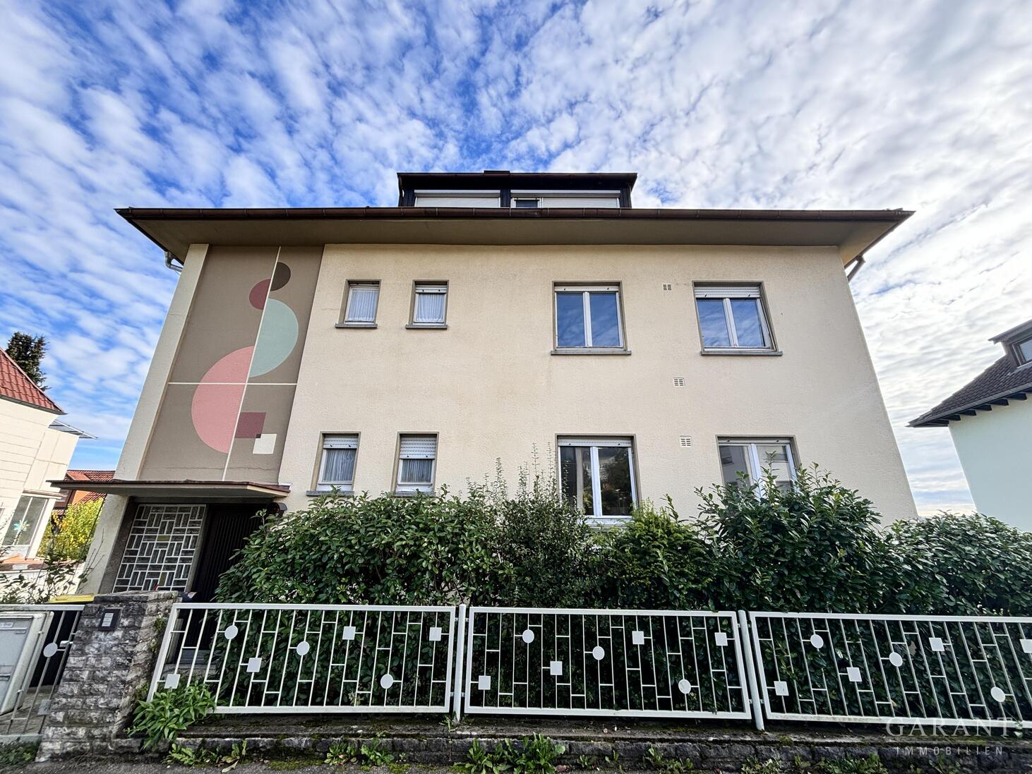 Mehrfamilienhaus zum Kauf 440.000 € 9 Zimmer 224 m²<br/>Wohnfläche 758 m²<br/>Grundstück Eutingen - Stadtviertel 154 Pforzheim 75181