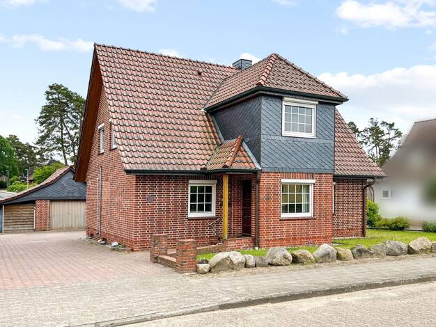 Einfamilienhaus zum Kauf 299.000 € 5 Zimmer 140 m² 885 m² Grundstück Schneverdingen 29640