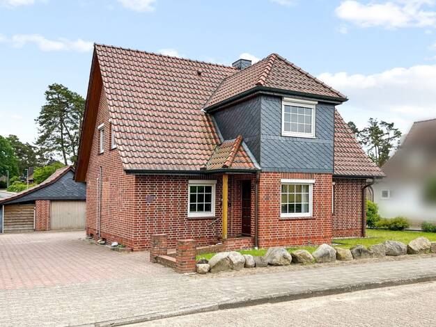 Einfamilienhaus zum Kauf 349.000 € 5 Zimmer 140 m² 885 m² Grundstück Schneverdingen Schneverdingen 29640