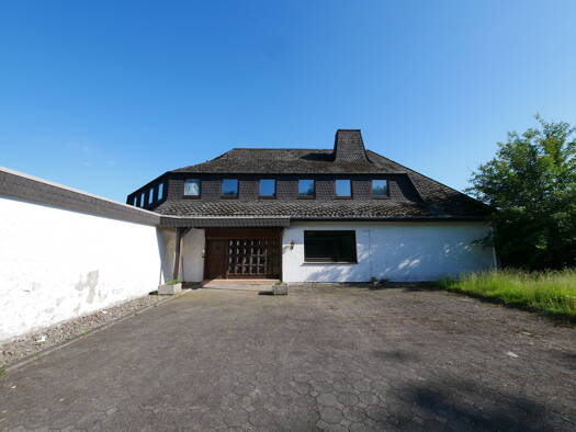 Einfamilienhaus zum Kauf 395.000 € 11 Zimmer 515,1 m² 4.084 m² Grundstück Bad Driburg 33014