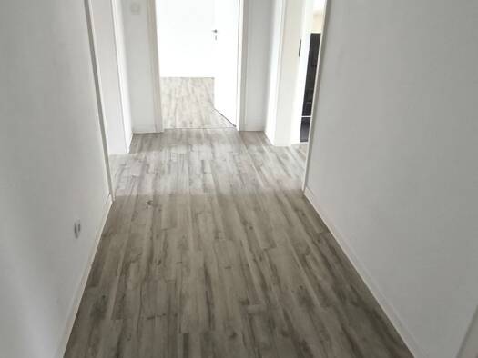 Wohnung zur Miete 520 € 3 Zimmer 80 m² Geschoss 1/4 frei ab 01.10.2026 Innenstadt Hof 95030