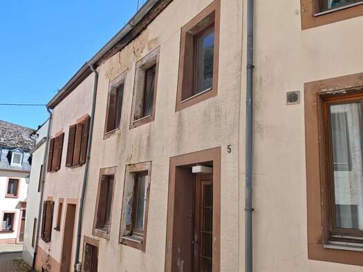 Reihenhaus zum Kauf provisionsfrei 20.000 € 5 Zimmer 100 m² 43 m² Grundstück Weiherstraße 5 Neuerburg 54673