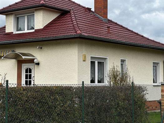 Einfamilienhaus zum Kauf 398.000 € 4 Zimmer 80 m² 739 m² Grundstück frei ab 01.12.2025 Prieborner Straße 2 Bohnsdorf Berlin 12526