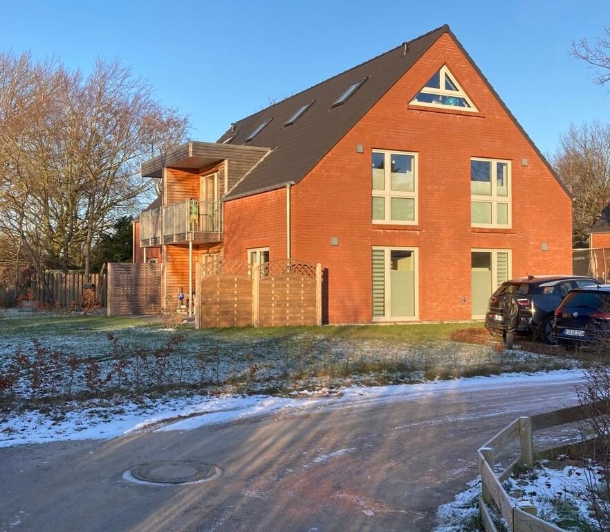 Doppelhaushälfte zur Miete 1.750 € 4,5 Zimmer 135 m²<br/>Wohnfläche 500 m²<br/>Grundstück 01.02.2025<br/>Verfügbarkeit Lenschweg Halebüll Husum 25813