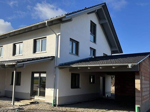 Doppelhaushälfte zur Miete - Erstbezug 1.900 € 5 Zimmer 151,6 m² 302 m² Grundstück frei ab 01.05.2026 Ampfing 84539