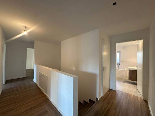 Terrassenwohnung zur Miete 2.655 € 6 Zimmer 128 m² frei ab sofort Sultenstraße 8 Poing 85586