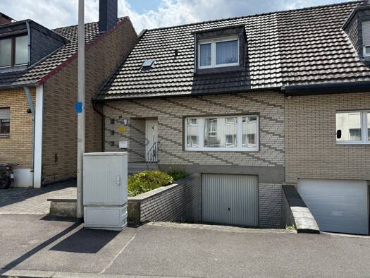 Reihenmittelhaus zum Kauf 230.000 € 6 Zimmer 92 m² 263 m² Grundstück Jülich 52428