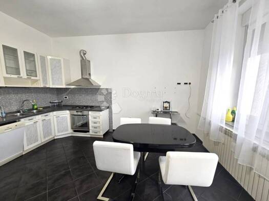 Wohnung zur Miete 900 € 3 Zimmer 75 m² 1. Geschoss Kantrida, Rijeka Rijeka