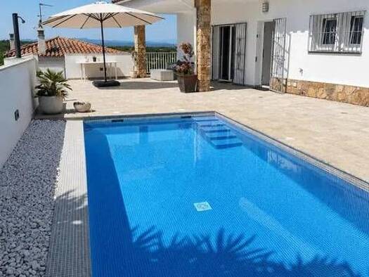 Chalet zum Kauf 640.000 € 4 Zimmer 181 m² Calle Vall D'Aran l'Escala 17130